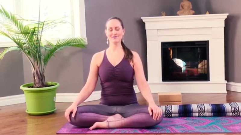 21. Hatha, Dynamique - Ouvrir le coeur avec la posture du Chameau avec Maryse Lehoux